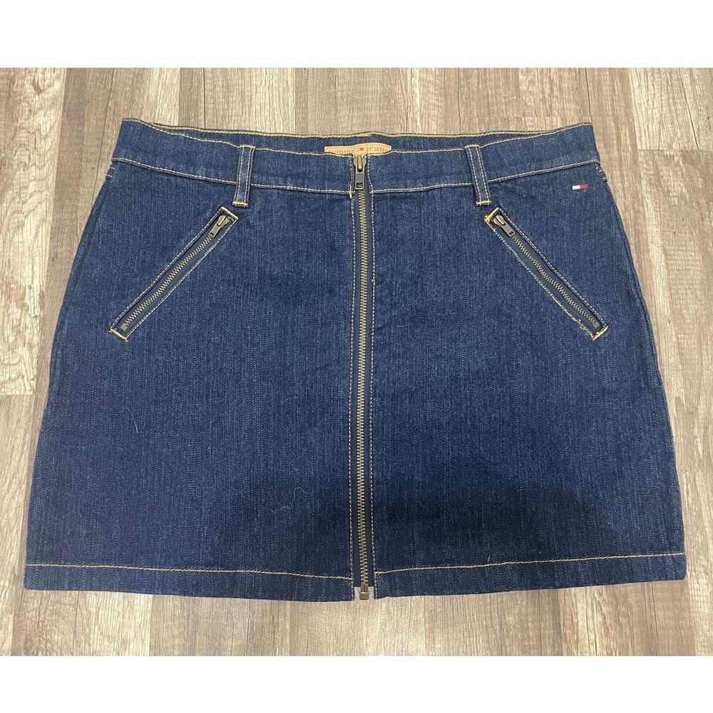 Tommy Jeans Vintage Zipper Front Denim Skirt – Size 9